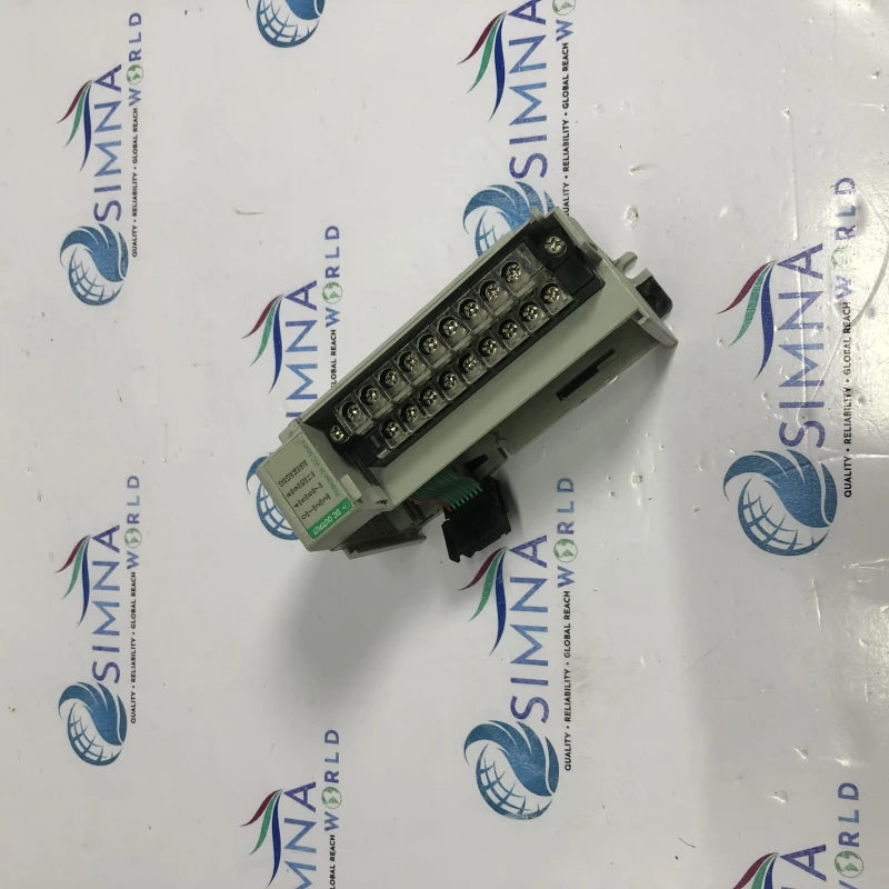 Allen-Bradley 1769-OB16P CompactLogix Output Module. POWER SUPPLY