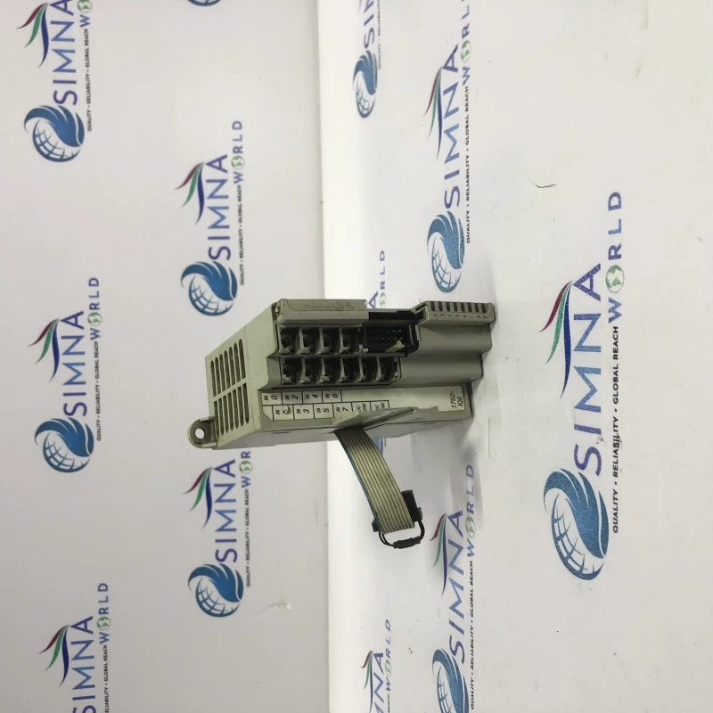 Allen-Bradley 1762-IQ8 MicroLogix Digital Input Module 8-Point 24V DC thumbnail 2