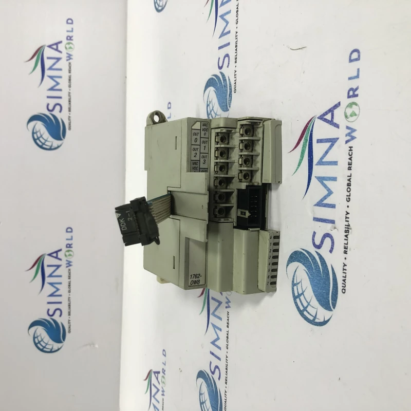 Allen-Bradley 1762-OW8 MicroLogix Relay Output Module 8-Point thumbnail 2