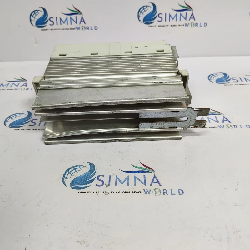 Lenze E82EV551_2C200 8200 Vector Servo Drive. thumbnail 6