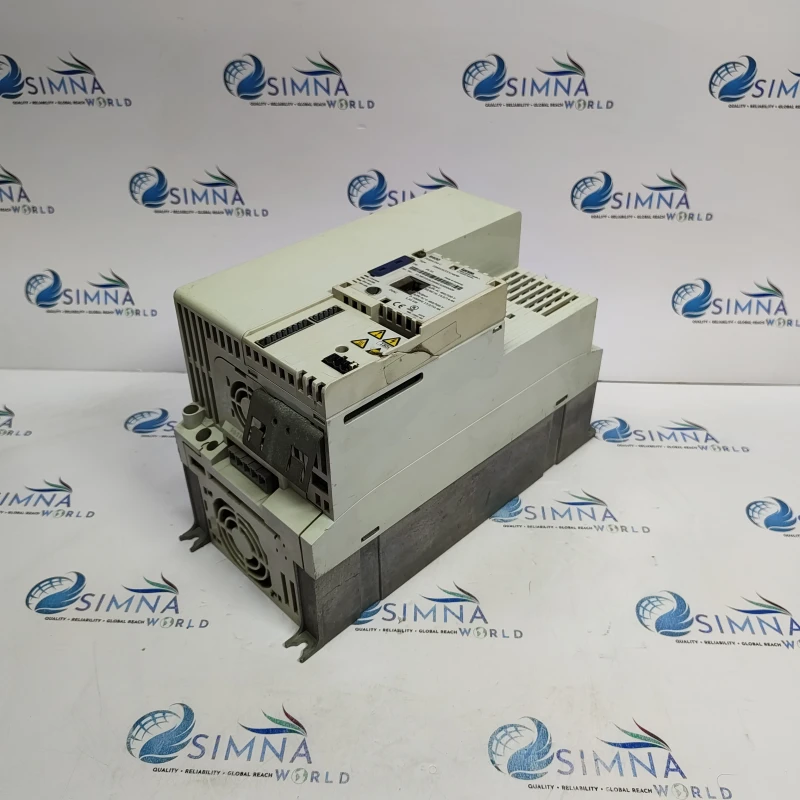 Lenze E84AVSCE5524SX0 8400 StateLine Servo Drive. thumbnail 2