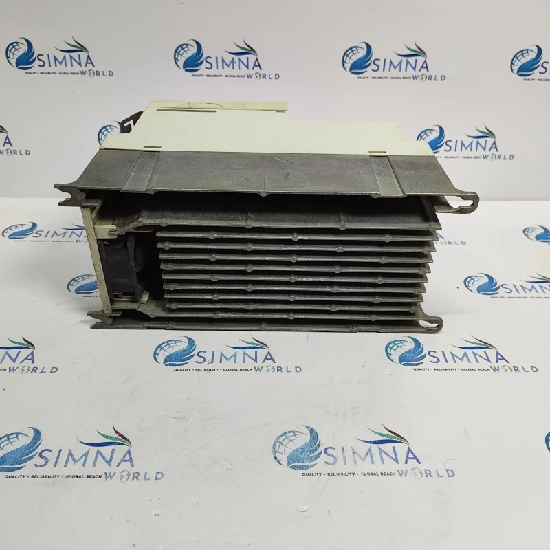 Lenze E84AVSCE5524SX0 8400 StateLine Servo Drive. thumbnail 4