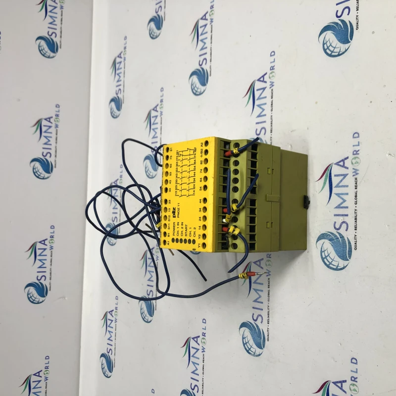 Pilz PNOZ 11 Safety Relay 774086. thumbnail 2