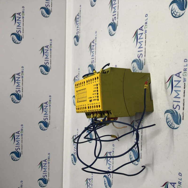 Pilz PNOZ 11 Safety Relay 774086. thumbnail 3