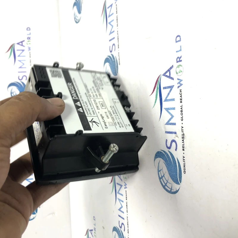 Schneider Electric EasyLogic DM1210 Energy Meter 30002366. thumbnail 4
